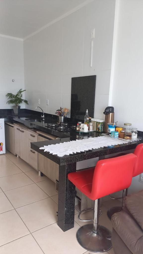 Apartamento Na Palhoca, Com Vista Para O Mar, Proximo A Mercados, Padarias E Farmacias. Exteriör bild
