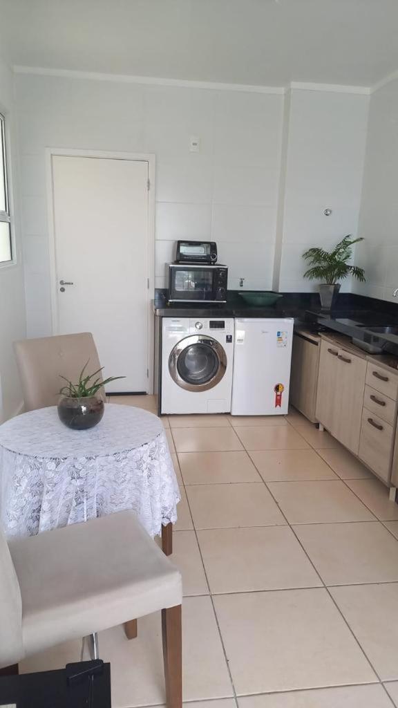 Apartamento Na Palhoca, Com Vista Para O Mar, Proximo A Mercados, Padarias E Farmacias. Exteriör bild